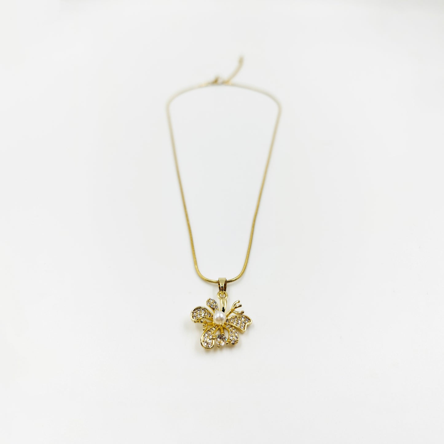Roseveil Necklace