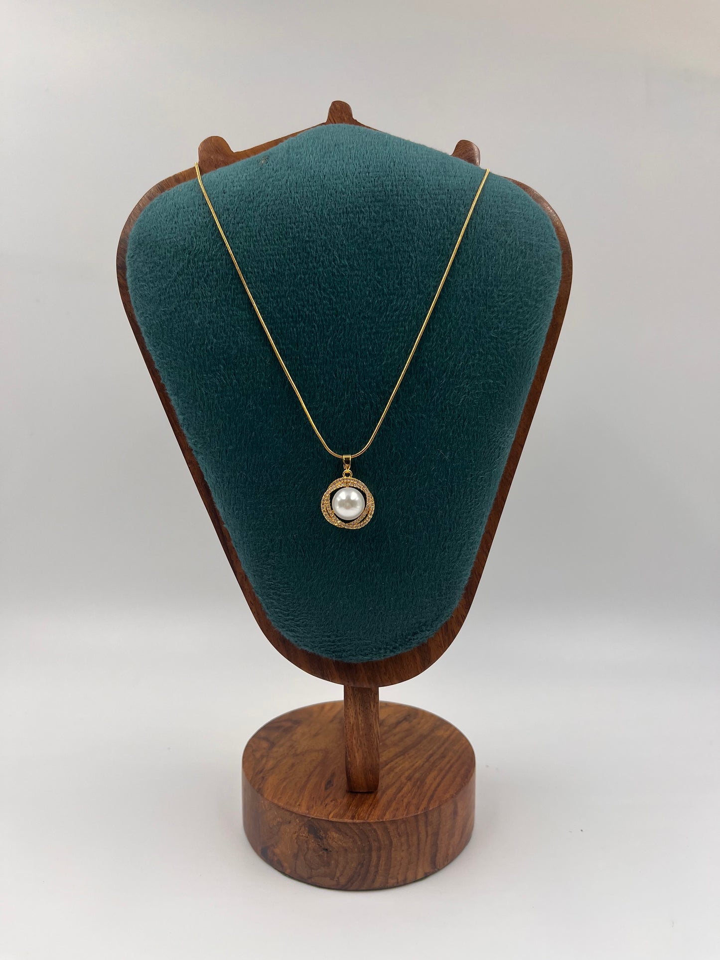 Olyndra Necklace
