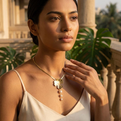 Calyra Necklace
