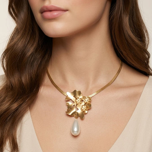 Elvara Shine Necklace