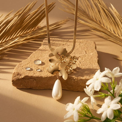 Elvara Shine Necklace
