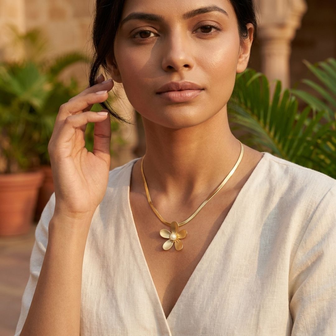 Elmira Gold Necklace