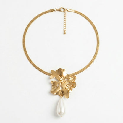Elvara Shine Necklace