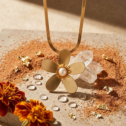 Elmira Gold Necklace