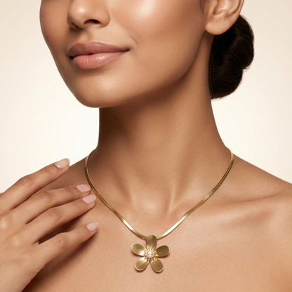Elmira Gold Necklace