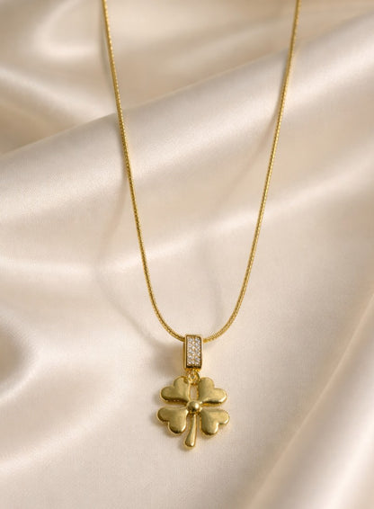 Solen Necklace