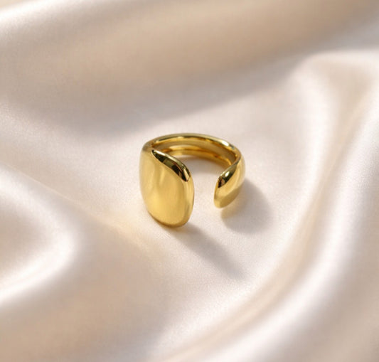 TAVÉRA Ring