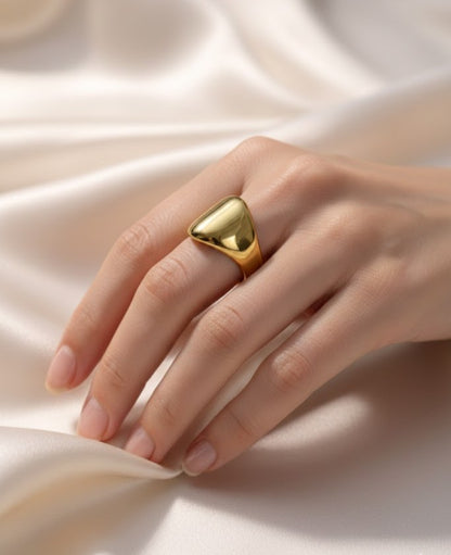 TAVÉRA Ring