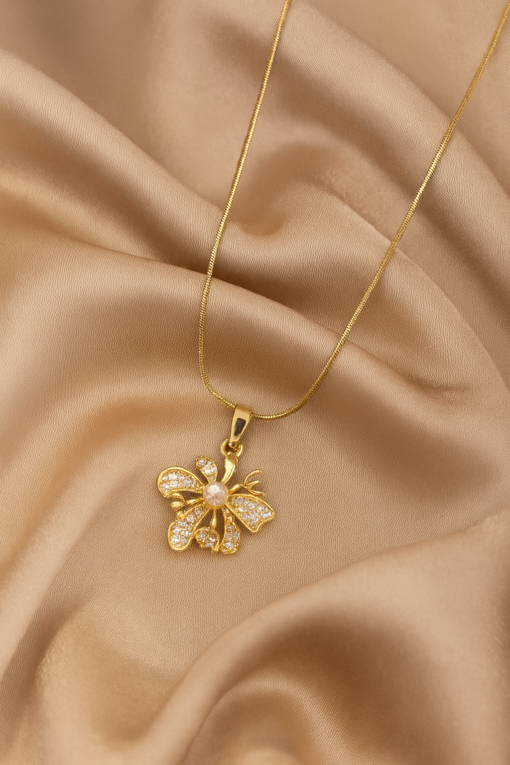 Roseveil Necklace