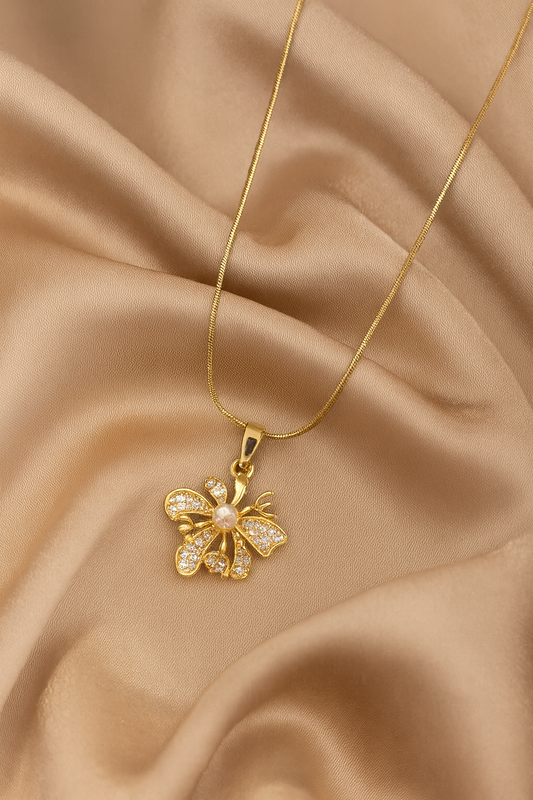Roseveil Necklace