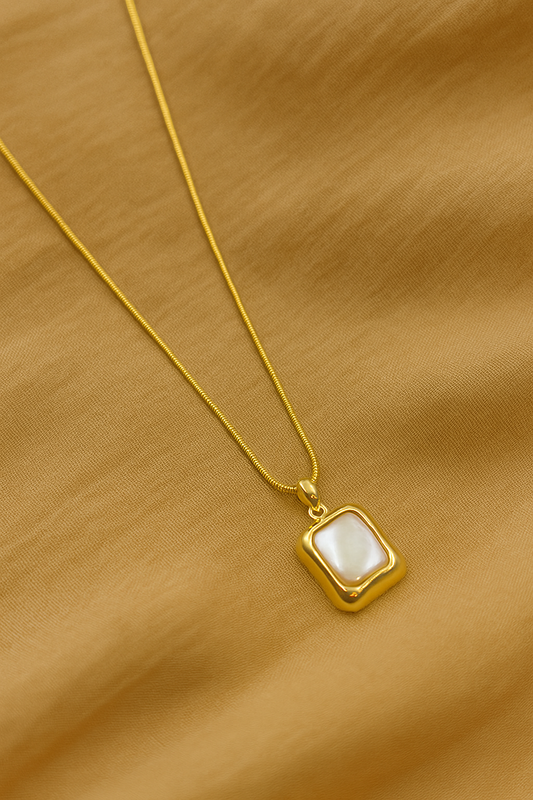 Veloria White Pearl