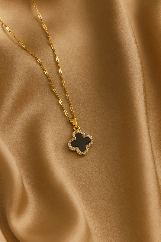 Seraphra Black - White Reversible Clover