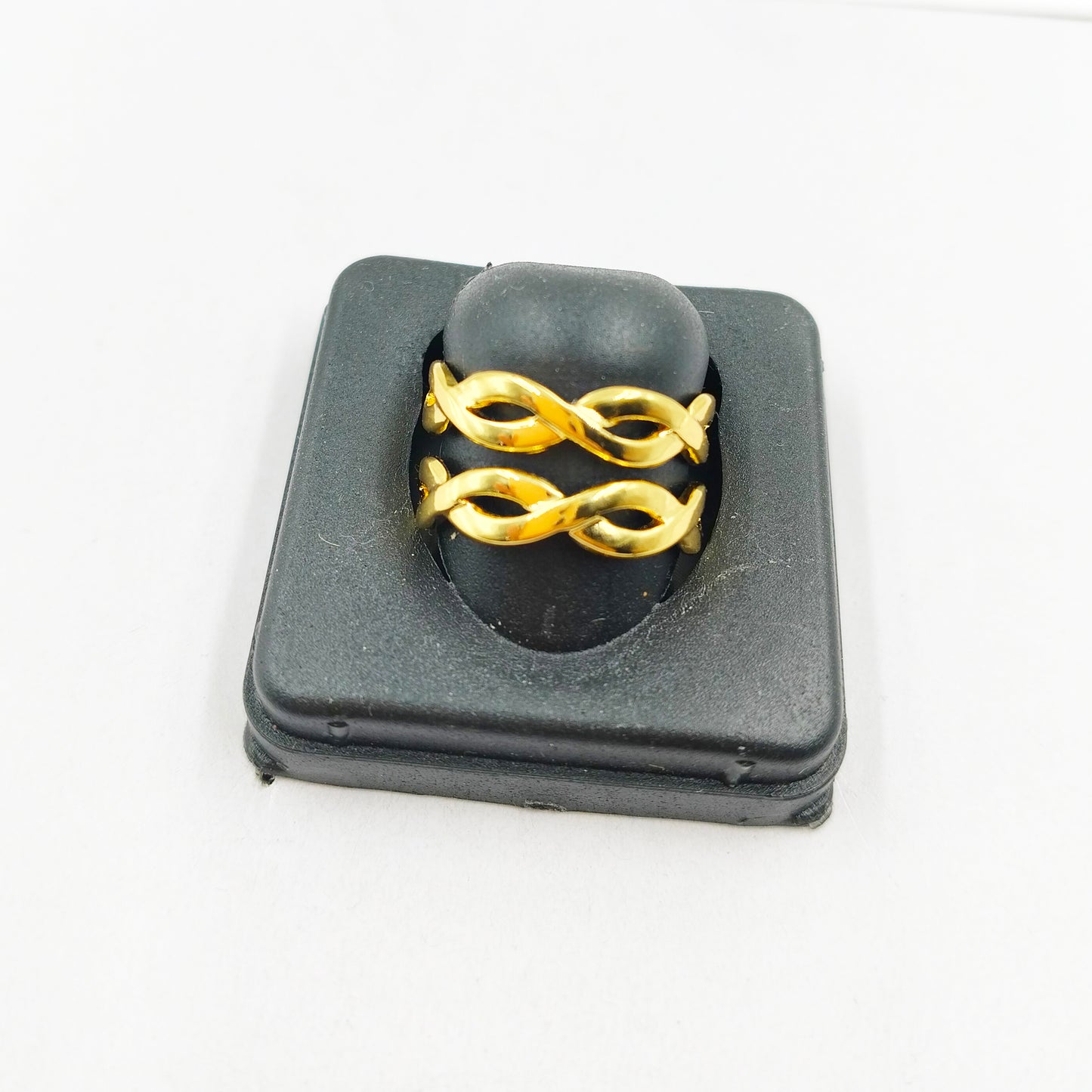 Cavella Rings