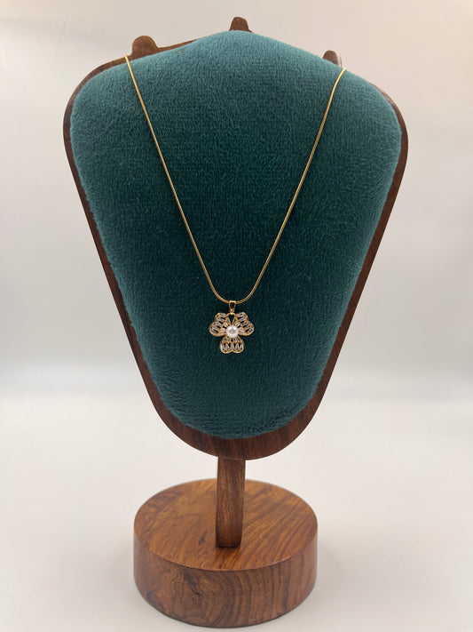 Vaelora Necklace