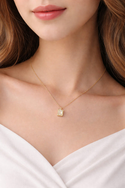 Linora White Emerald Layered