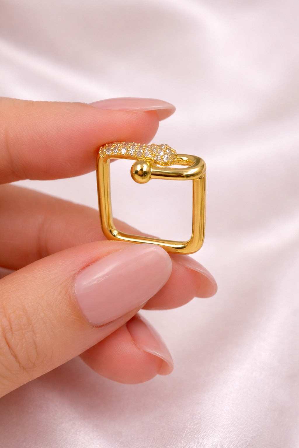 Nomi Ring