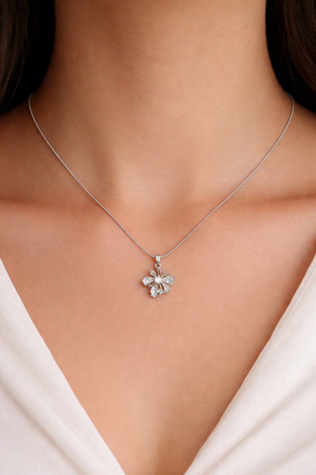 Roseveil Necklace