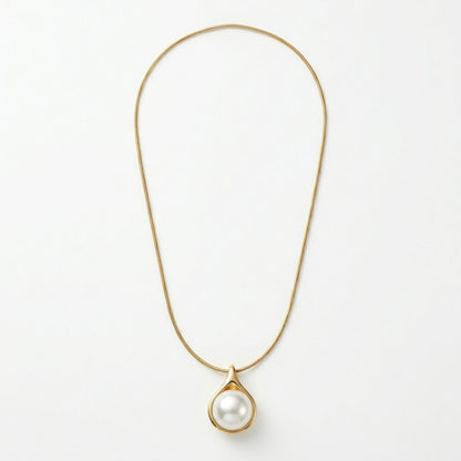 Velcira Necklace
